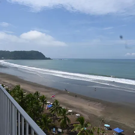 Beachfront Digital Nomad Haven In Vibrant Central Jaco